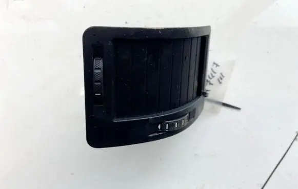 Skoda Octavia Mk2 (1Z) Dash center air vent grill 1z0819701