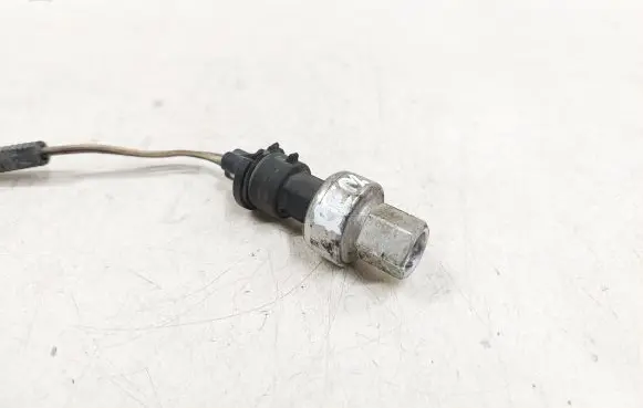 Renault Espace - Grand espace IV Air conditioning (A/C) pressure sensor 7700417506