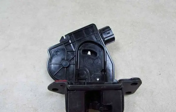 Toyota Verso Tailgate/trunk/boot lock/catch/latch 55892