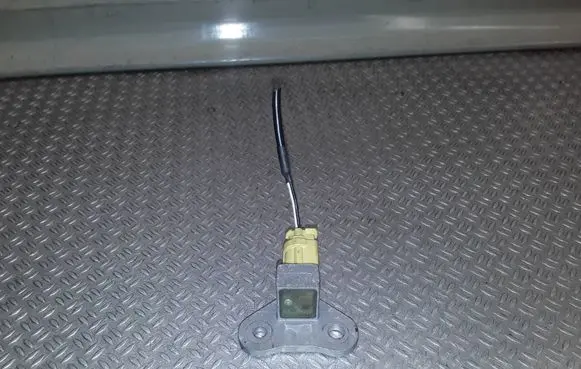 Nissan Qashqai Airbag deployment crash/impact sensor
