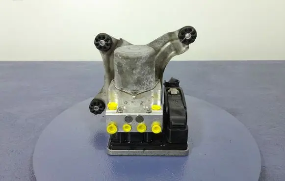 BMW 7 G11 G12 ABS Pump 6880529