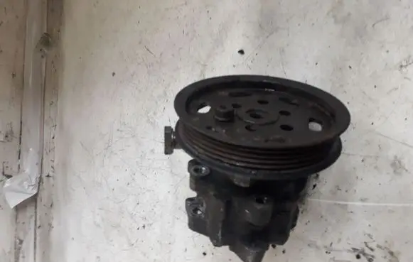 Volkswagen PASSAT B5 Power steering pump