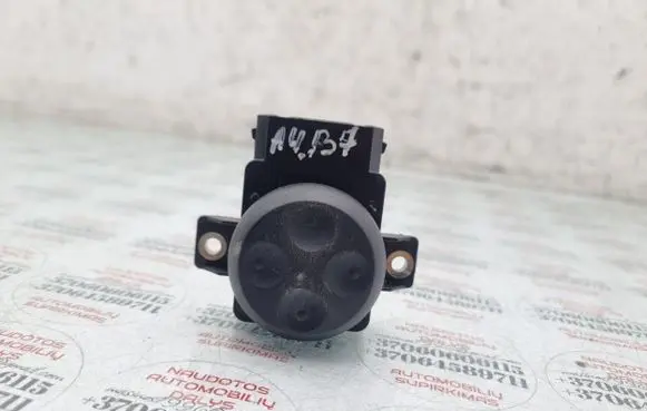 Audi A4 S4 B7 8E 8H Seat control switch 8E0959777