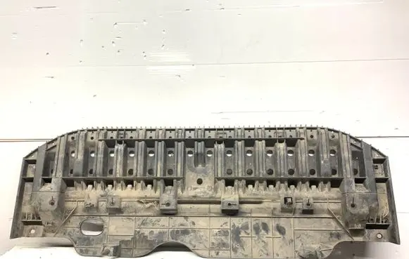 Toyota Avensis T270 Front bumper skid plate/under tray 5261805010