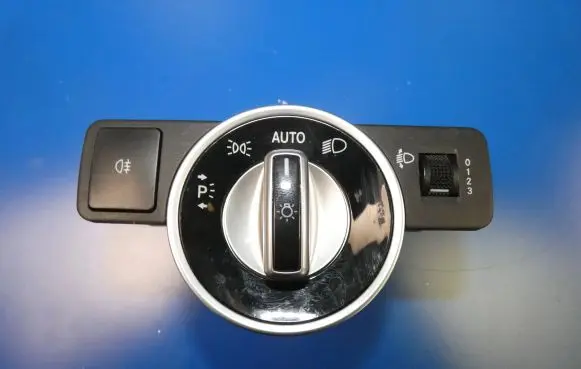 Mercedes-Benz B W246 W242 Light switch A2049053103 10091543 1204