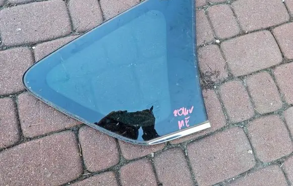 Opel Meriva B Sliding door window/glass 28TYS