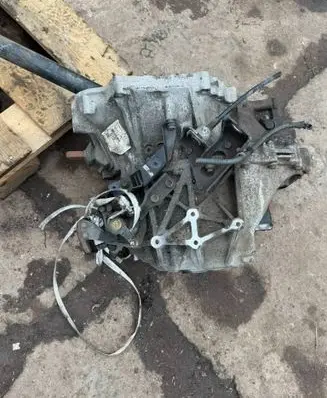 Toyota Avensis T270 Manual 6 speed gearbox XY9T