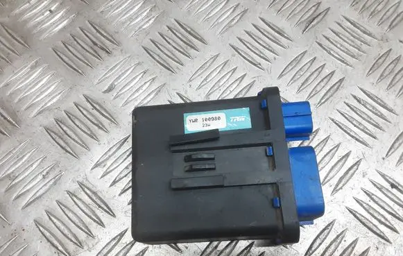 Volvo S70 V70 V70 XC Coolant fan relay YWP100980