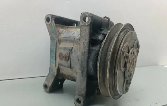 Nissan X-Trail T30 Air conditioning (A/C) compressor (pump) 926005M301 2K43245010