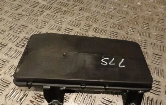 Mercedes-Benz SL R232 Front door