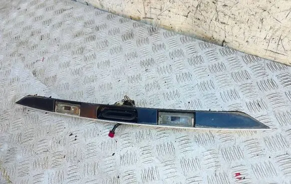 BMW 5 E39 Trunk door license plate light bar