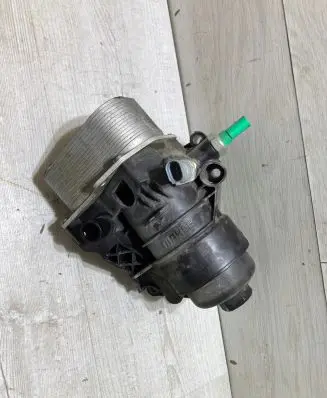 Skoda Octavia Mk3 (5E) Oil filter mounting bracket 03N115389K