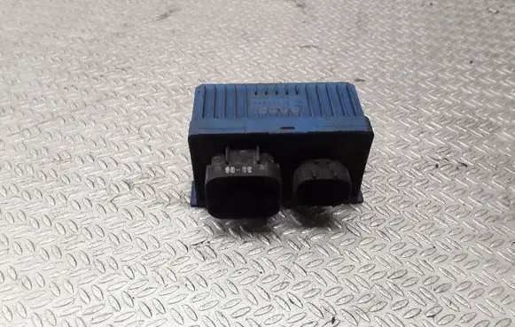 Opel Corsa D Glow plug pre-heat relay 5557760