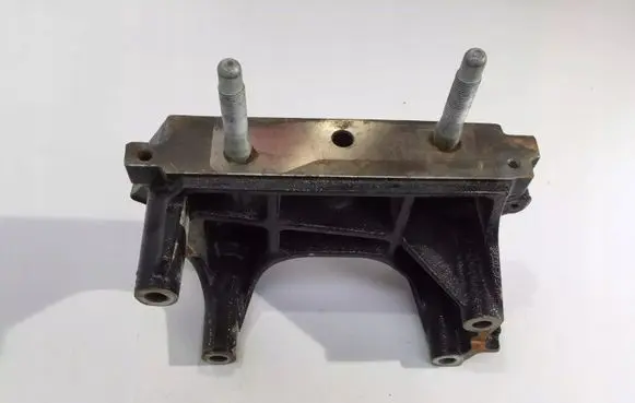 KIA Ceed Engine mounting bracket