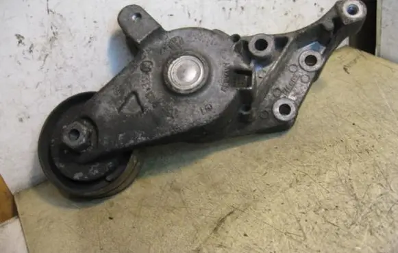 Skoda Octavia Mk1 (1U) Alternator belt tensioner 038903315434000 19TDJ81KW