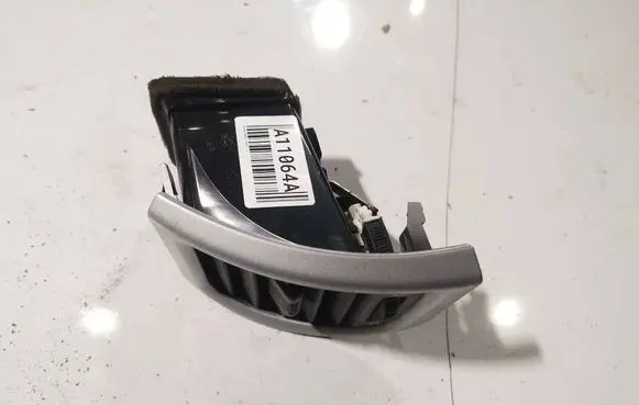 Skoda Fabia Mk2 (5J) Dash center air vent grill P0116004