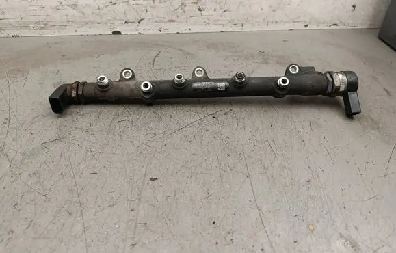BMW 1 E81 E87 Fuel main line pipe 0445214030 7787164 0281002481