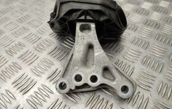 Citroen C3 Engine mount bracket 9676771080