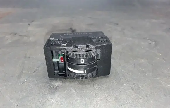 Seat Ibiza III (6L) Headlight level height control switch 6L0919094B