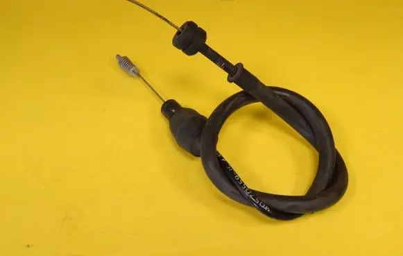 Opel Astra F Throttle cable 90570559 90570559JS 90128858