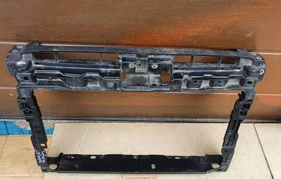 Volkswagen PASSAT B8 Radiator support slam panel 3G0805588L