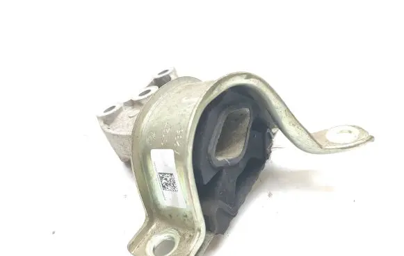 Fiat 500 Engine mount bracket
