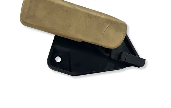 Volkswagen Touareg I Engine bonnet (hood) release handle 7L0823633D