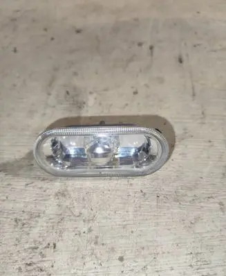 Volkswagen Polo IV 9N3 Front fender indicator light 1j0949117