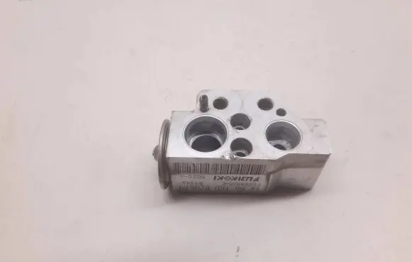 Seat Leon (1P) Air conditioning (A/C) expansion valve 1K0820679 F666902ZE FL11K0K1