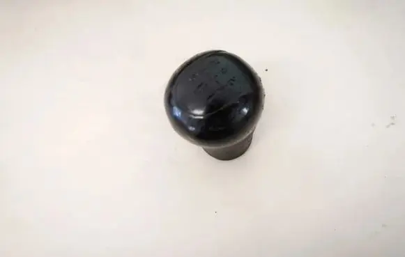 Toyota Avensis Verso Gear lever shifter trim leather/knob