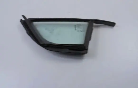 Toyota Yaris Front triangle window/glass 