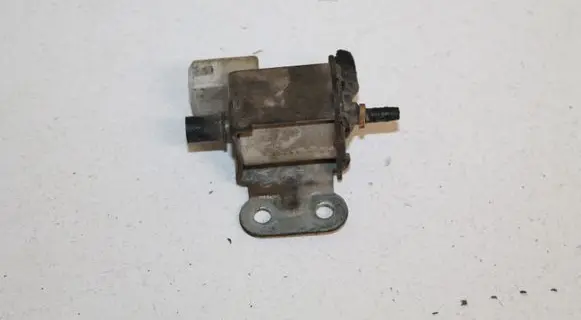 Volvo S40, V40 Turbo solenoid valve 72159302