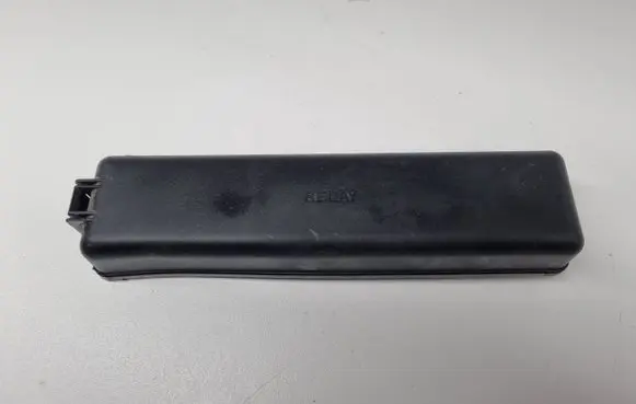 Toyota Prius (NHW20) Fuse box cover 8615XA1