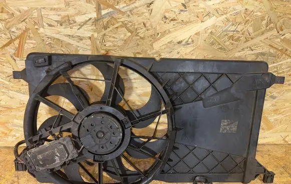 Ford C-MAX I Electric radiator cooling fan 3135103743