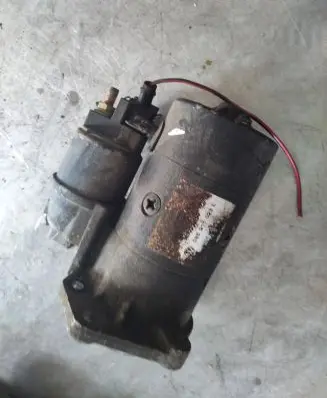 Volkswagen Golf IV Starter motor 085911023