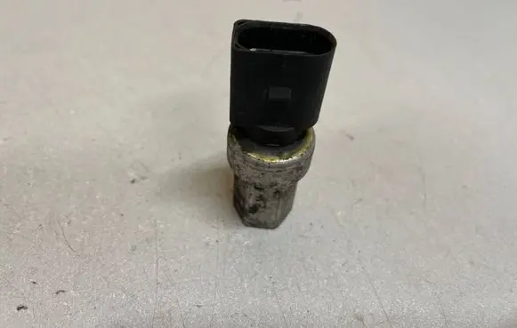 Air conditioning (A/C) pressure sensor