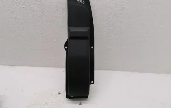 Iveco Daily 3rd gen Side skirt rear trim 504099524