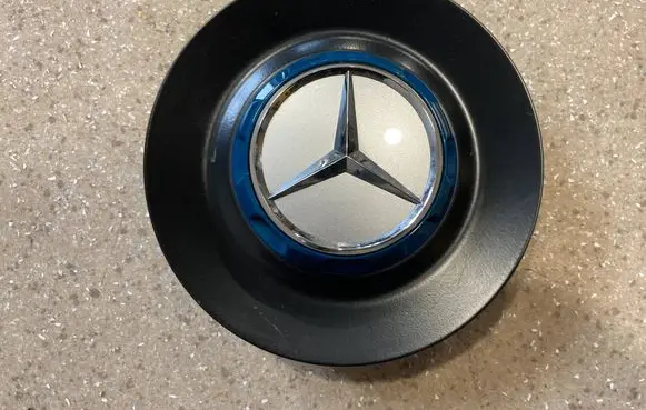 Mercedes-Benz C AMG W205 Original wheel cap A0004001100