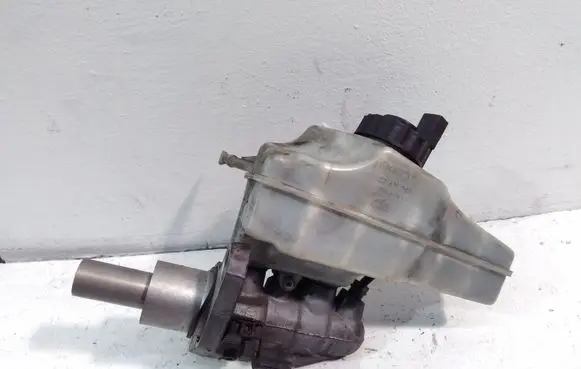 Volkswagen PASSAT CC Master brake cylinder 3C2611301
