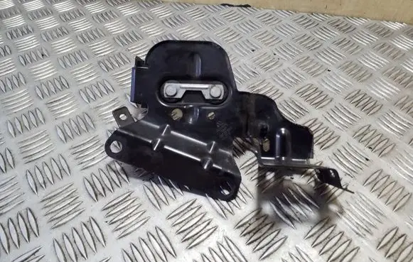 Other engine bay part