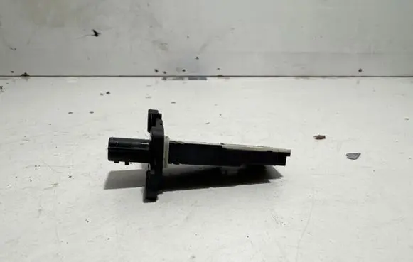 Renault Trafic III (X82) Mass air flow meter 8201267959 0000740 5WK98504