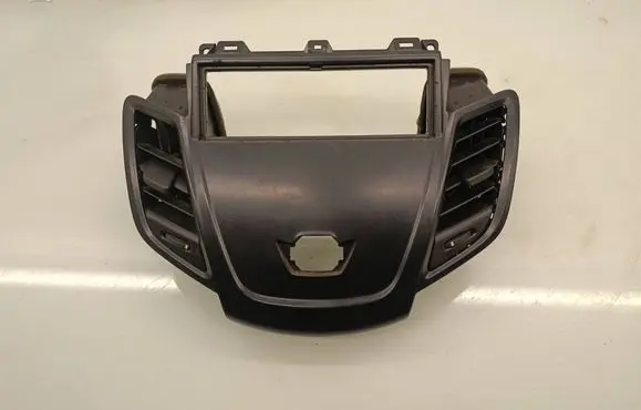 Ford Fiesta Dash center air vent grill 8A6118A802