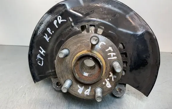 Lexus CT 200H Front wheel hub