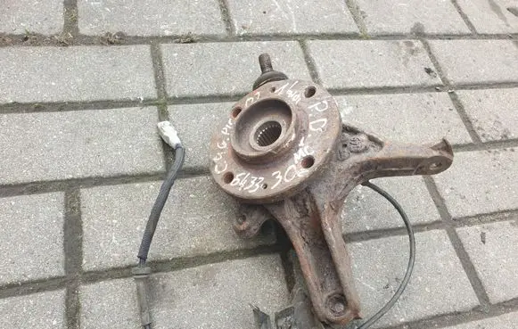 Citroen C4 I Picasso Front wheel hub