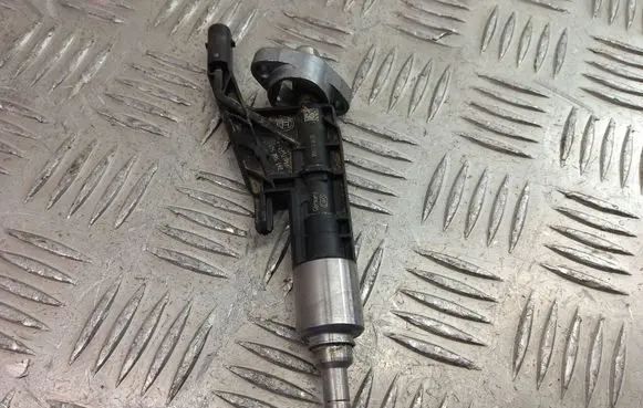BMW X3 G01 Fuel injector 0261500541