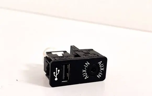 BMW 3 F30 F35 F31 USB socket connector 9229246 MD169583 MD169593