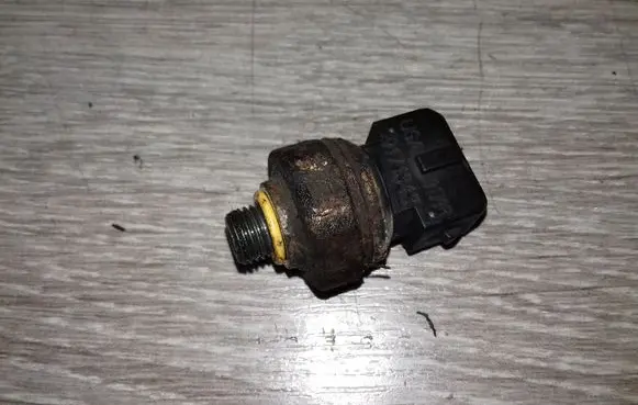 Volvo V70 Air conditioning (A/C) pressure sensor 9171343