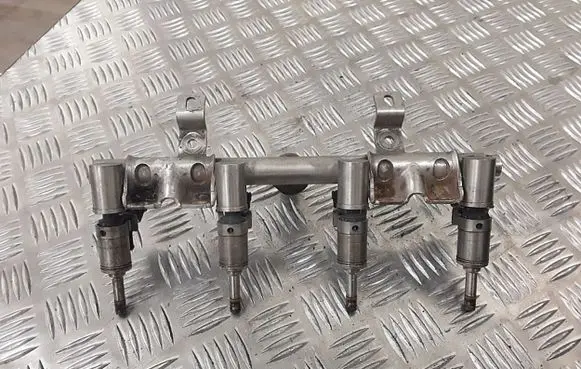 Peugeot RCZ Fuel injector 190053711