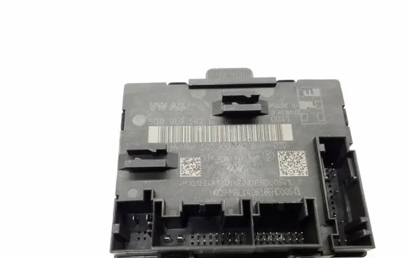 Audi A3 S3 8V Door control unit/module 5Q0959592E