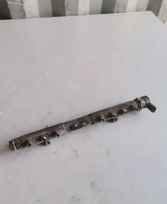 Volvo V50 Fuel main line pipe 0445215023
